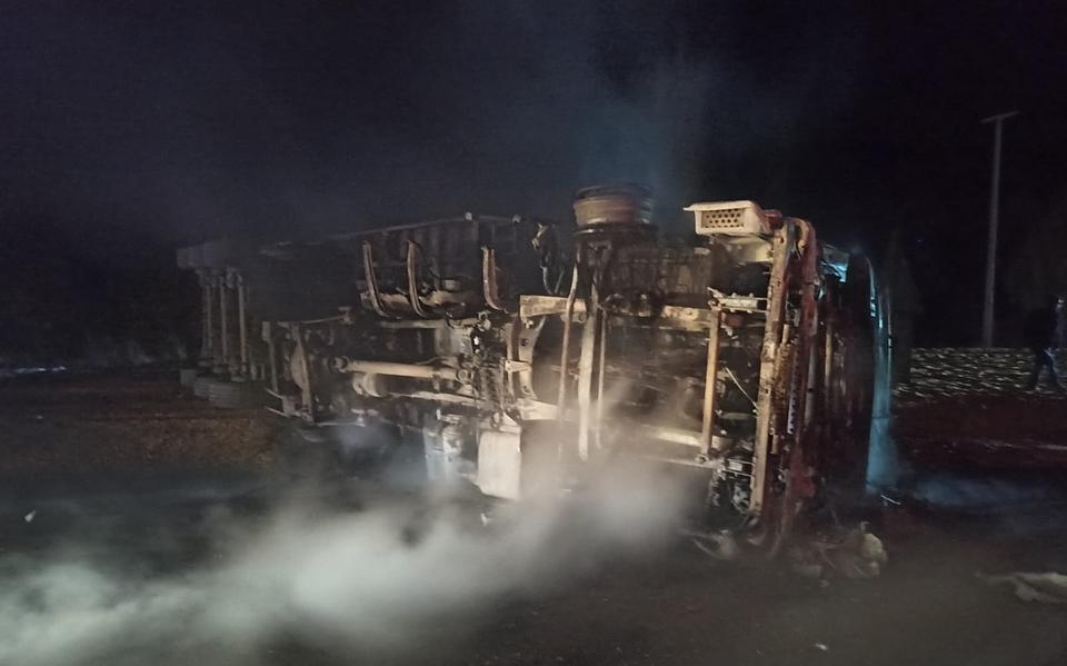 Afyonkarahisar'da devrilen tırın sürücüsü öldü
