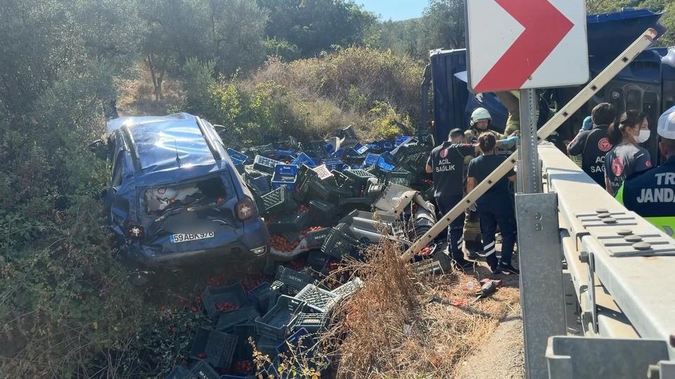 VİRAJI ALAMAYAN KAMYON DEHŞET SAÇTI: 1 ÖLÜ, 1 YARALI