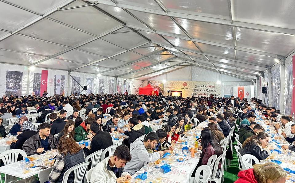 Aydın Vakıflar Bölge Müdürlüğü’nden 200 bin kişilik gönül sofrası