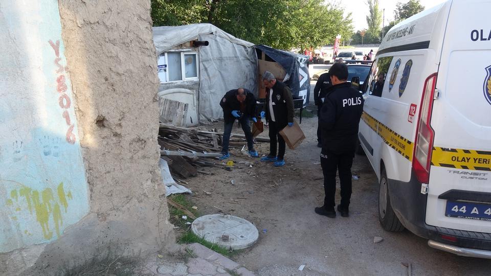 MALATYA'DA YASAK İLİŞKİ BASKINI: 1'İ AĞIR 3 YARALI