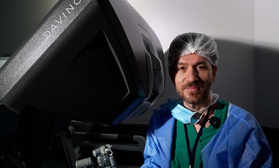 BÖBREK KANSERİNDEN ROBOTİK CERRAHİ İLE KURTULDU