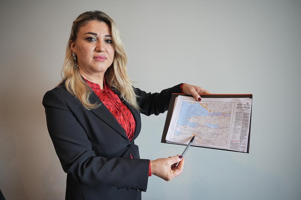 TÜRKİYE'DEKİ BU 20 FAYA DİKKAT "BURSA'NIN İÇİNDEN GEÇEN ÇOK SAYIDA FAY HATTI VAR" "TÜRKİYE'DE 5.5 VE ÜZERİ DEPREM ÜRETECEK 500 DİRİ FAY VAR" "KIRILMA ZAMANI GELMİŞ, GERİLİM BİRİKMİŞ HER AN KIRILABİLİRLER" "TÜRKİYE'DE SİSMİK BOŞLUK ADI VERİLEN KIRILMA ZAMANI GELMİŞ, GERİLİMİ YÜKSEK 20 FAY BULUNUYOR" "MARMARA DENİZİ İÇERİSİNDEN GEÇEN KUZEY ANADOLU FAYI'NIN KUZEY KOLU 250 YILDIR KIRILMAYAN BİR SİSMİK BOŞLUK OLARAK NİTELENDİRİLMELİ" "BALIKESİR-GÖKÇEYAZI FAY SEGMENTİ 2 BİN YILDIR KIRILMAYAN BİR PARÇA" "EGE DENİZİNDE 7 ÜZERİ BİR DEPREM TÜRKİYE KIYILARINDA TSUNAMİYE SEBEP OLUR"