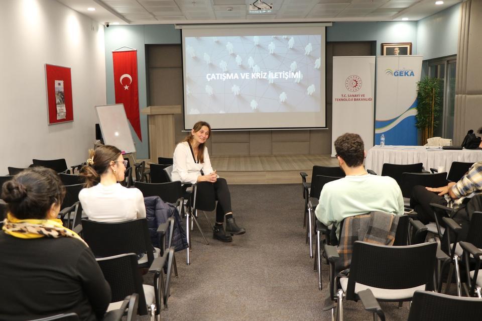 AYTO'DAN İŞ DÜNYASINA İLETİŞİM VE MARKALAŞMA EĞİTİMİ