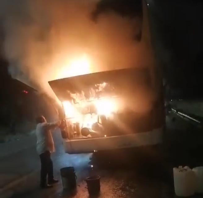 Yolcu otobüsünde yangın paniği