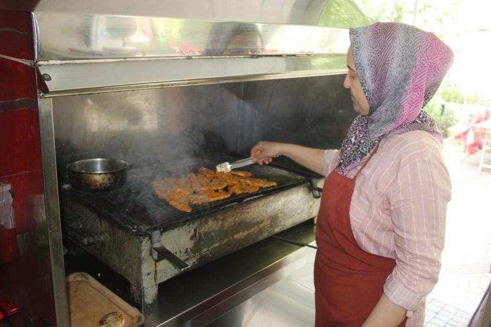 KOCASINA YARDIM EDERKEN, KENDİ İŞİNİN PATRONU OLDU