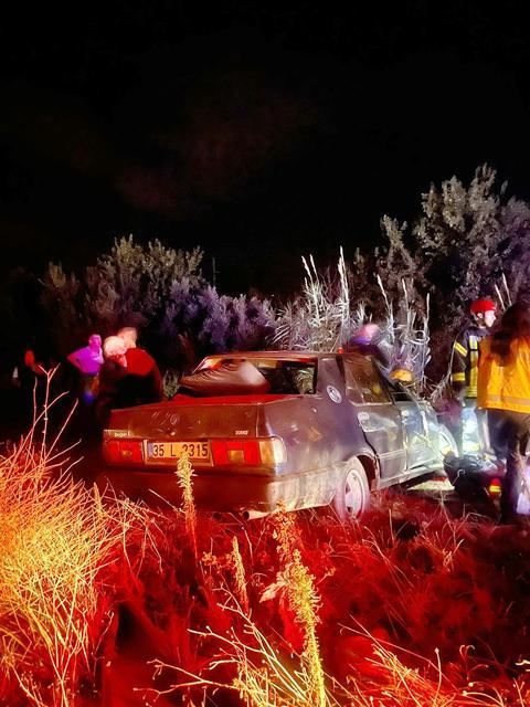 MANİSA'DA OTOMOBİL TARLAYA UÇTU: 1 ÖLÜ