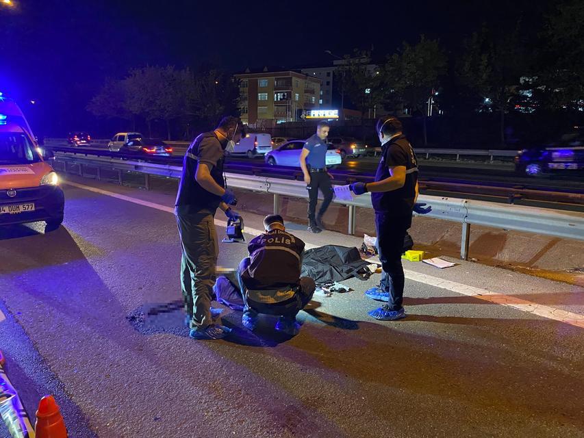 Otomobilin çarptığı kişi hayatını kaybetti