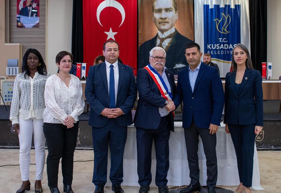 CREİL DELEGASYONU KUŞADASI BELEDİYE MECLİSİ'NİN KONUĞU OLDU