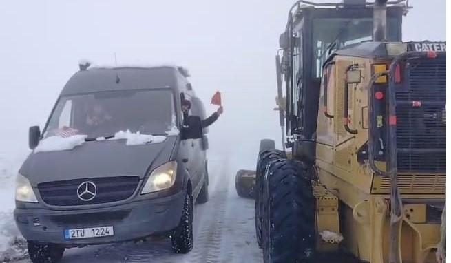 Yağış sonrası mahsur kalan 4 turist kurtarıldı