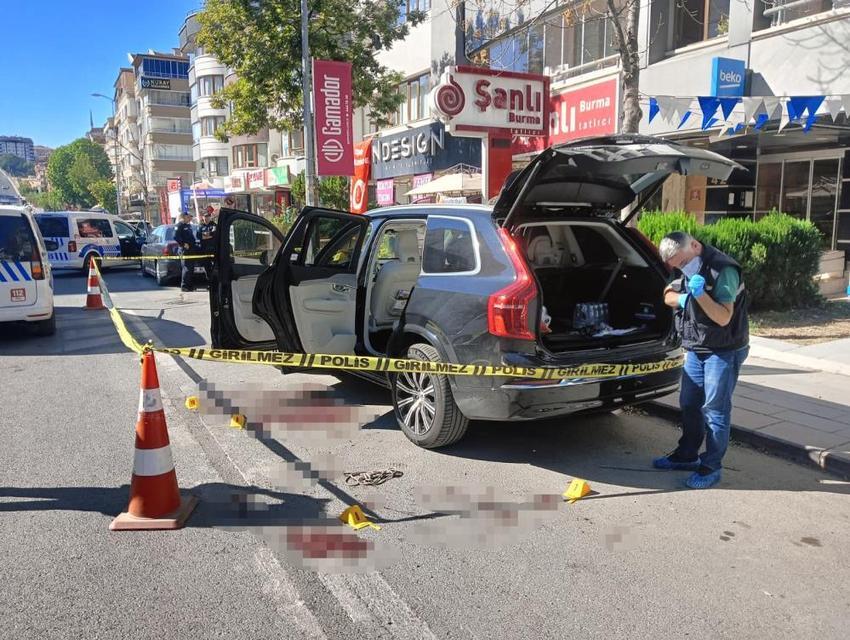 Patronunu silahla vurdu