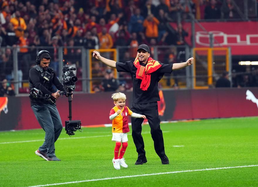 Dries Mertens ve ailesi, RAMS Park’ta