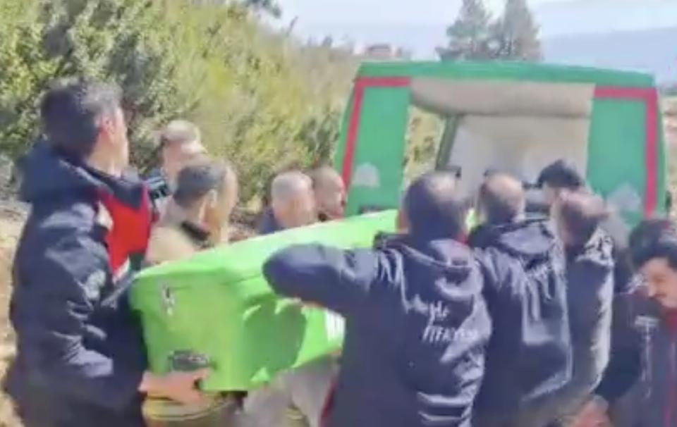 3 çocuk babası uçuruma yuvarlandı hayatını kaybetti