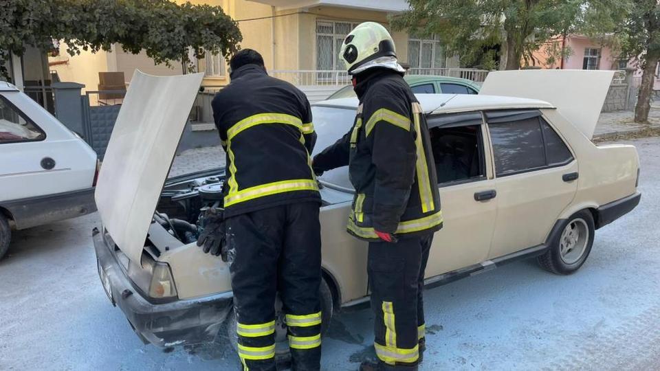 Alev alan Fiat Tofaş’ı vatandaşlar söndürdü