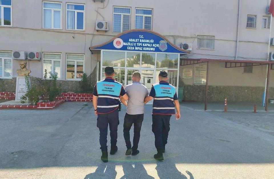 Aydın’da aranan firari saklandığı yerde yakalandı