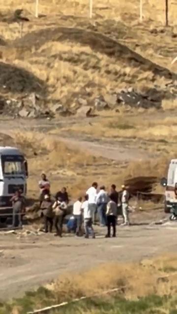 Üzerine inşaat malzemesi düşen işçi ağır yaralandı