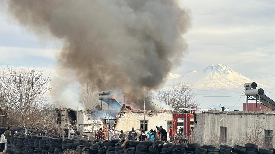 AKSARAY'DA 3 YAŞINDAKİ ÇOCUK YANGINDA HAYATINI KAYBETTİ