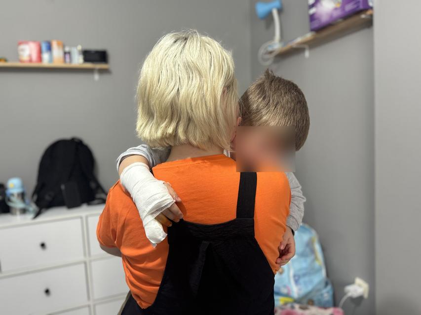 AVM'de üç yaşındaki çocuğun yürüyen merdivene sıkışan parmağı koptu