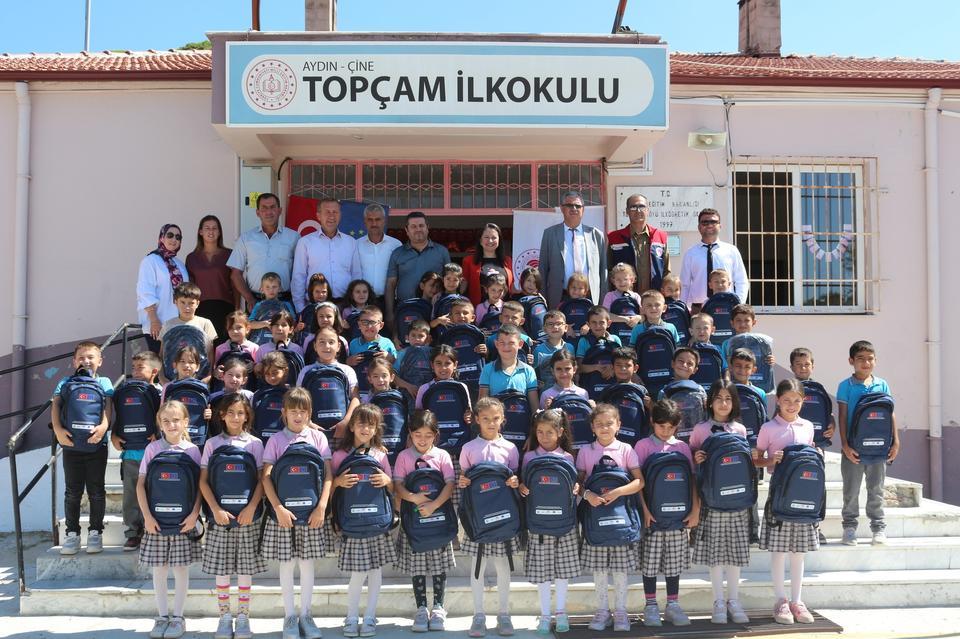 TKDK’den Aydın köy okullarına çanta ve kırtasiye desteği