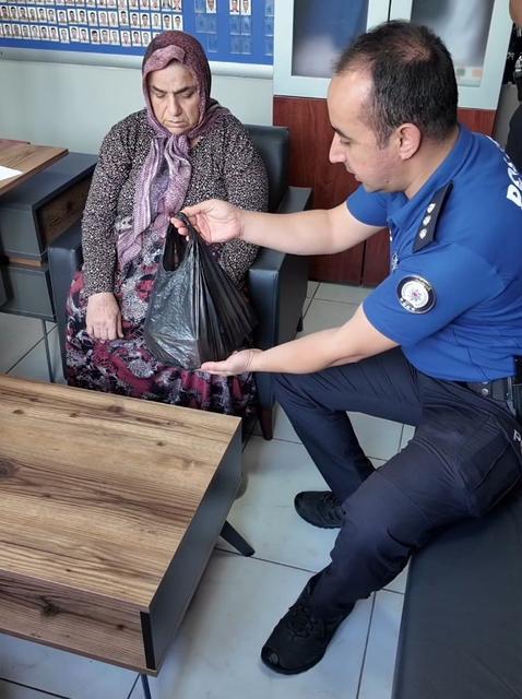 Kızı sürpriz yapınca altınları çöpe gitti