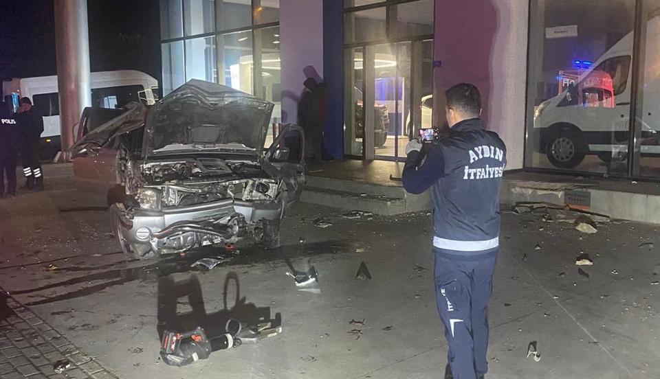 Aydın'da iki ticari araç çarpıştı: 2 yaralı