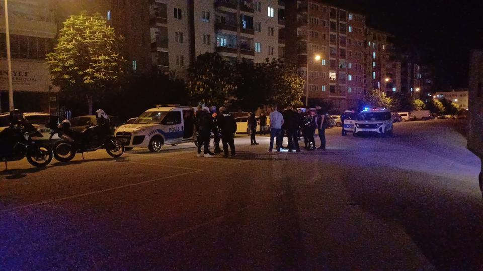 Dünürler arasında silahlı kavga: Baba ve oğul yaralandı