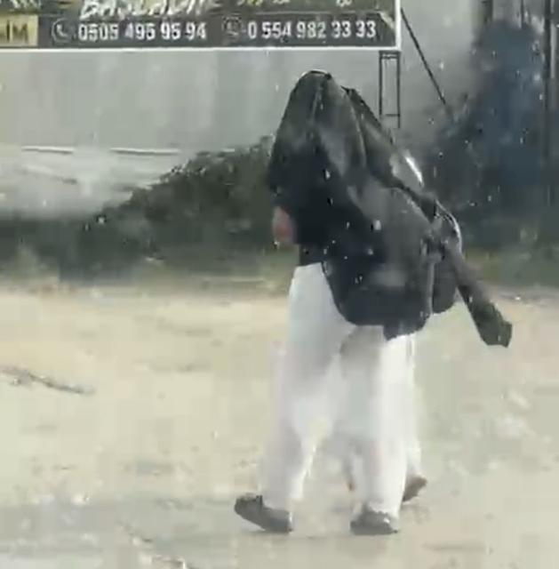 Bunaltıcı sıcakta yağmur sürprizi