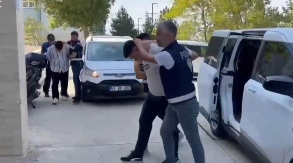 Yaşlı kadına 500 binlik tuzak: Dolandırıcılar tutuklandı