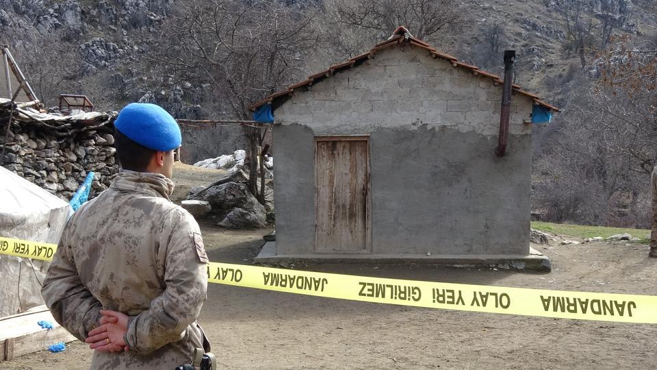 BURDUR'DA ÇOBAN AĞILDA ÖLÜ BULUNDU