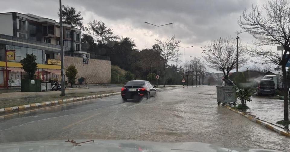 Kuşadası’nda ıslah edilmeyen dereler sele neden oldu