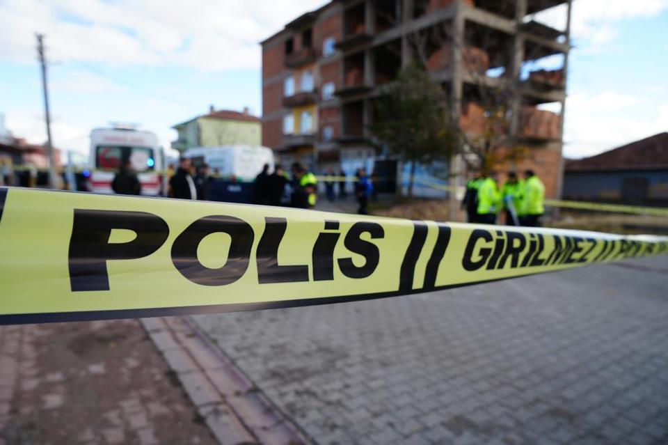 Kamyonun çarptığı yaşlı kadın hayatını kaybetti