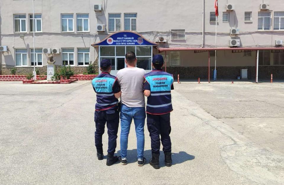 Aydın’da aranan zanlı, JASAT tarafından yakalandı