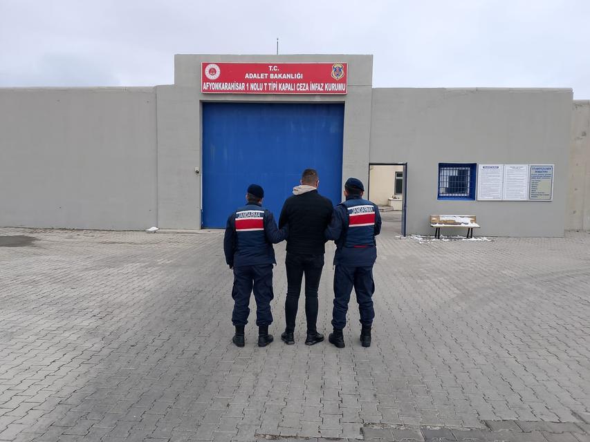 KAÇAKLARI JANDARMA YAKALADI