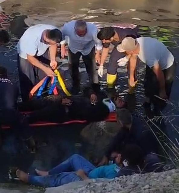 Motosiklet sulama kanalına düştü: 2 yaralı