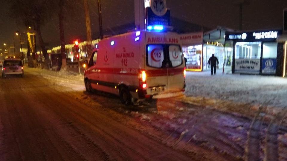 Kadınlar arasında bıçaklı kavga: 19 yaşındaki genç kız hayatını kaybetti