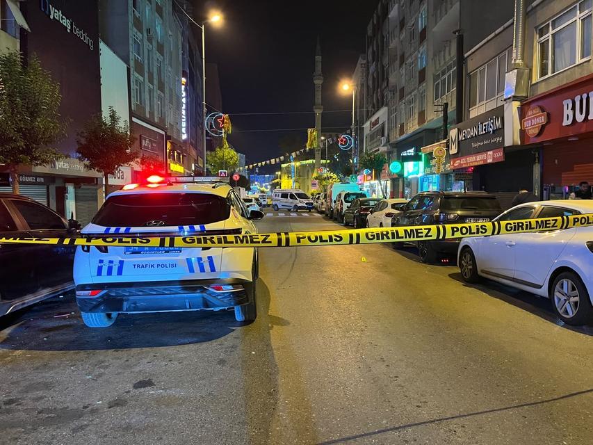 Cadde ortasında silahlı kavga: 2 yaralı