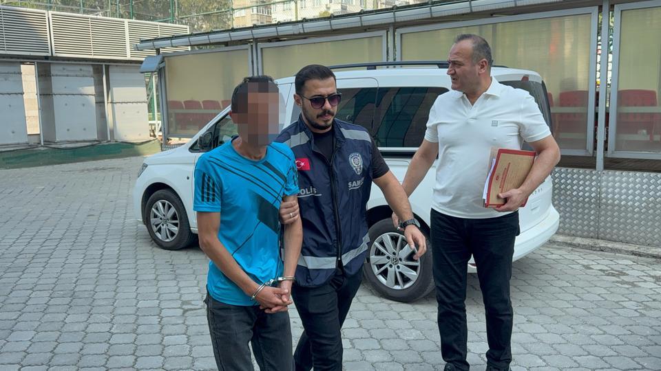 Kumsalda güneşlenen kadına taciz iddiasıyla gözaltına alındı