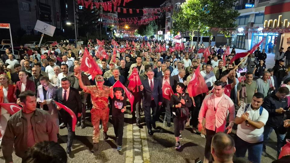 Van'da '15 Temmuz' yürüyüşü