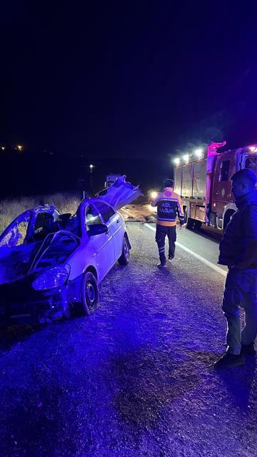 İki otomobil ile at çarpıştı: 1 ölü, 7 yaralı