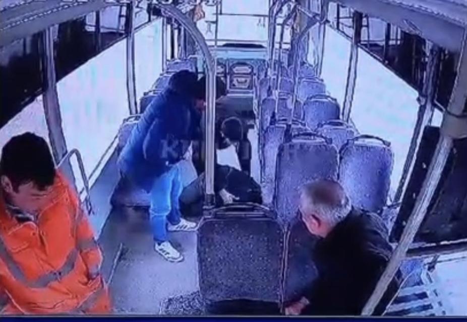 Yaşlı adam otobüste son nefesini verdi