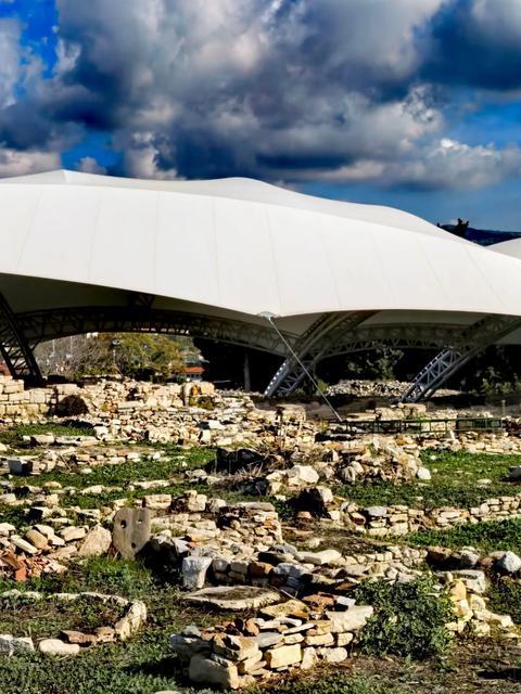 EGE'NİN TARİHİ HAZİNESİ KADIKALESİ, ZİYARETÇİLERİNİ BEKLİYOR