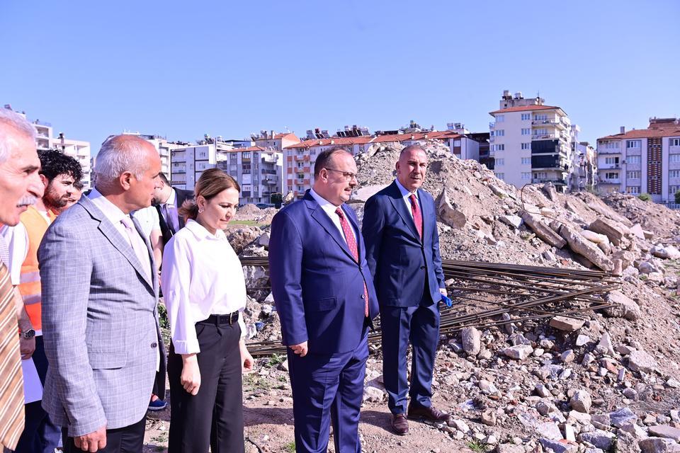 VALİ CANBOLAT'TAN AYDIN'DAKİ SPOR YATIRIMLARINA YAKIN TAKİP