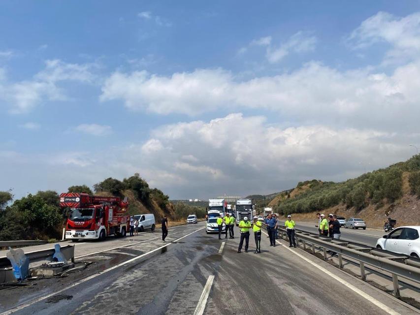 Tanker bariyerlere girip makasladı, ardından alev aldı