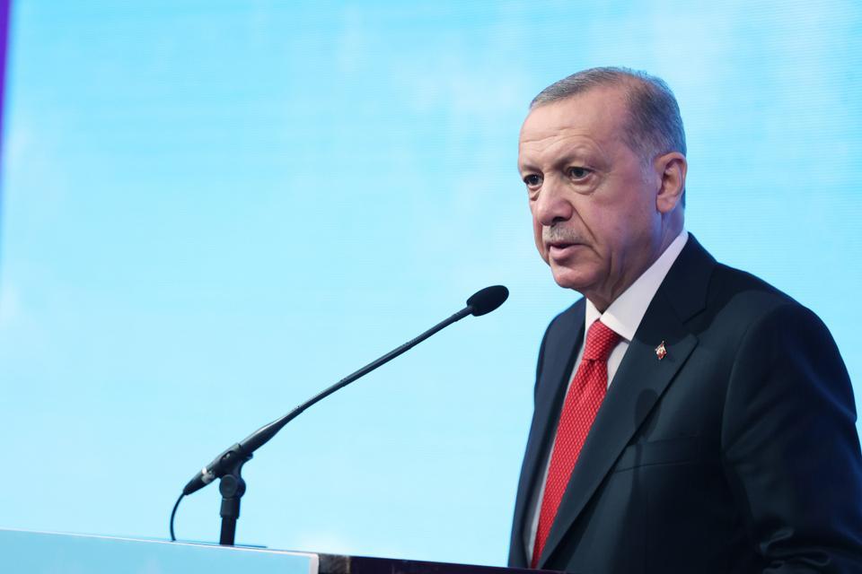 En düşük emekli maaşı ne kadar olacak? Erdoğan’dan umutları bitiren açıklama