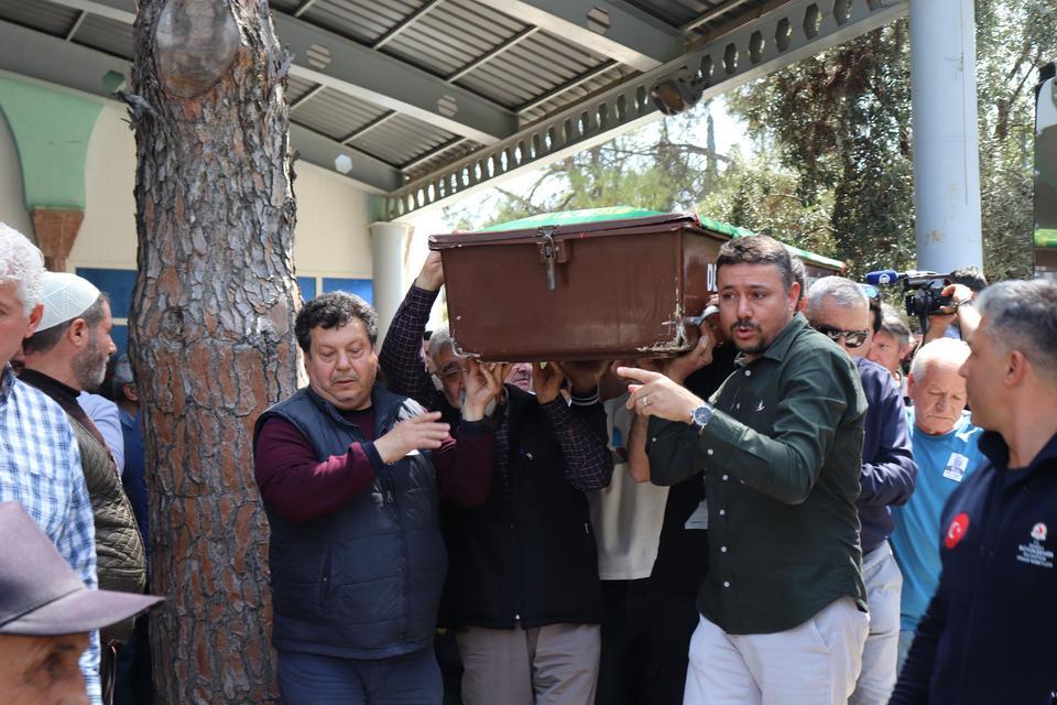 ERSUN YANAL'IN BABASI SON YOLCULUĞUNA UĞURLANDI