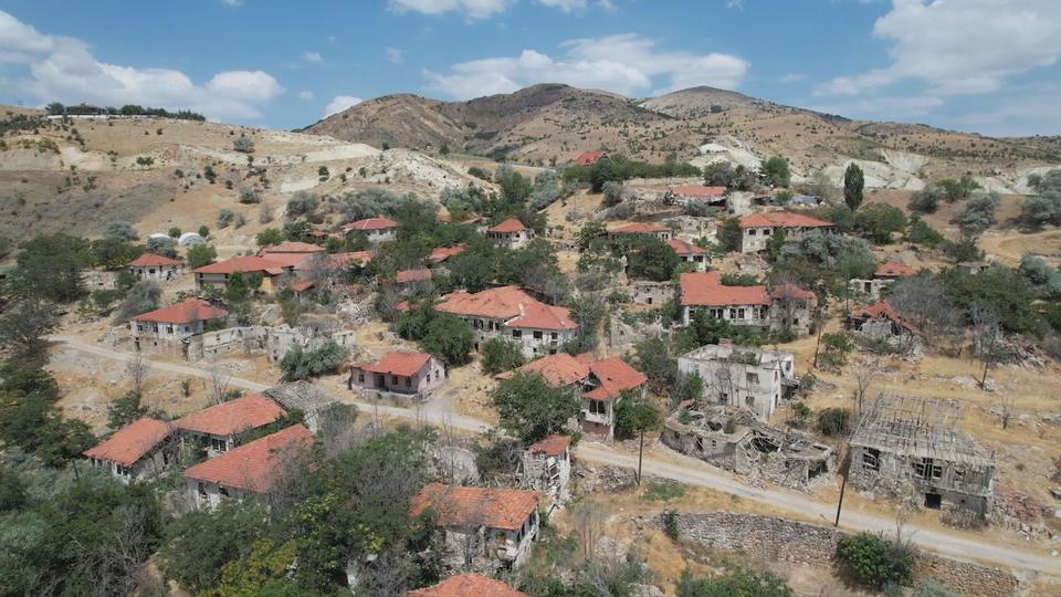 ANKARA'NIN YANI BAŞINDA TERK EDİLMİŞ ISSIZ BİR KÖY: KAYI KÖYÜ
