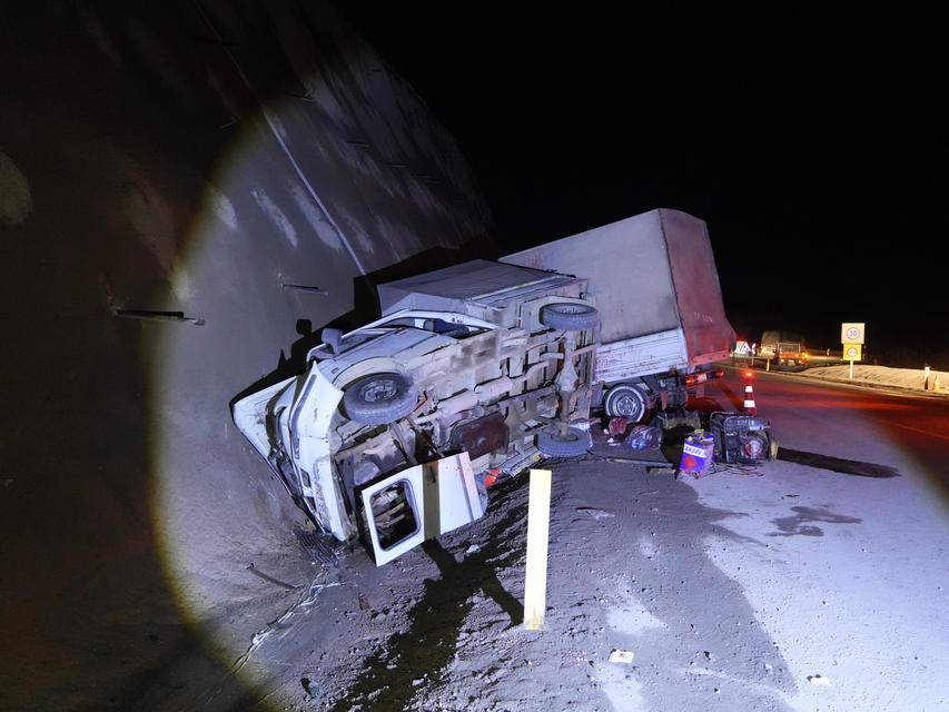 Kastamonu'da iki kamyonet çarpıştı: 9 yaralı