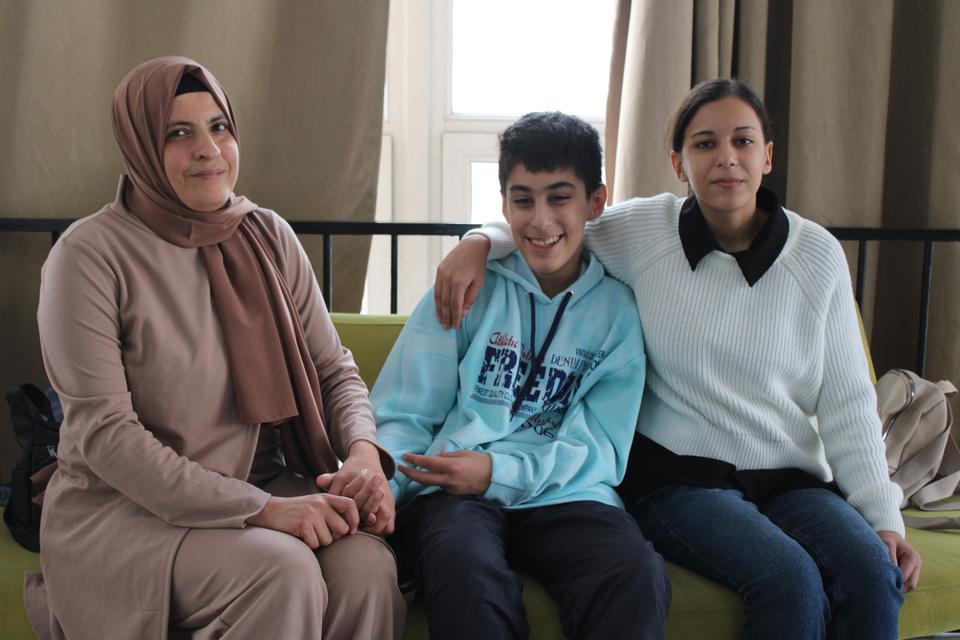 OTİZMLİ BURAK, HAYATA SPORLA TUTUNDU ANNE EMEL TUĞRUL: "HEMSBALL SAYESİNDE BURAK'IN EL KASLARI GELİŞİP YAZI YAZMAYA BAŞLADI, GÖZ TEMASI ARTTI, ÖFKE NÖBETLERİ AZALDI VE SOSYALLEŞMEYE BAŞLADI" "HEMSBALL HAYATIMIZA SİHİRLİ DEĞNEK GİBİ DEĞDİ"
