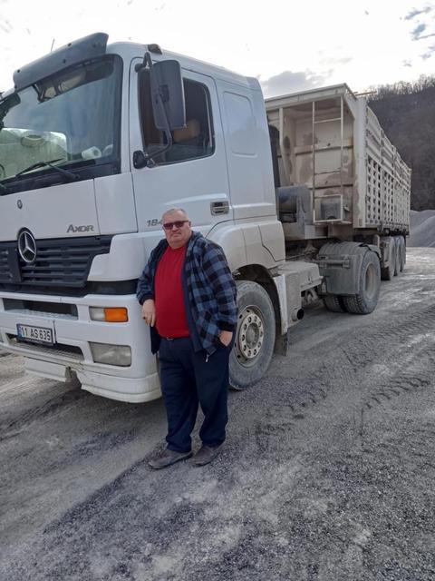 Kamyonun altında kalan işçi hayatını kaybetti