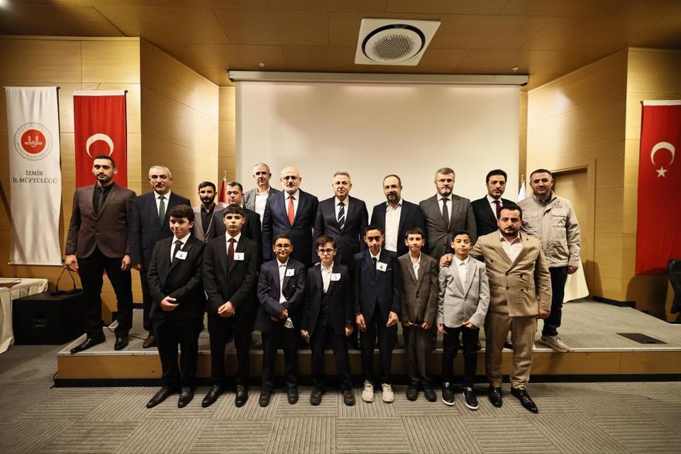 Kur'an-ı Kerim'i güzel okuma yarışmasının Türkiye finali İzmir'de yapıldı