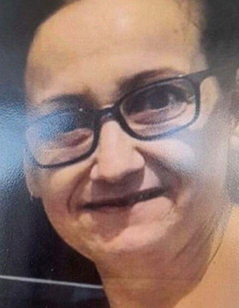 İZMİR'DE EVLERİNDE ÖLÜ BULUNAN ANNE VE KIZI SON YOLCULUĞUNA UĞURLANDI